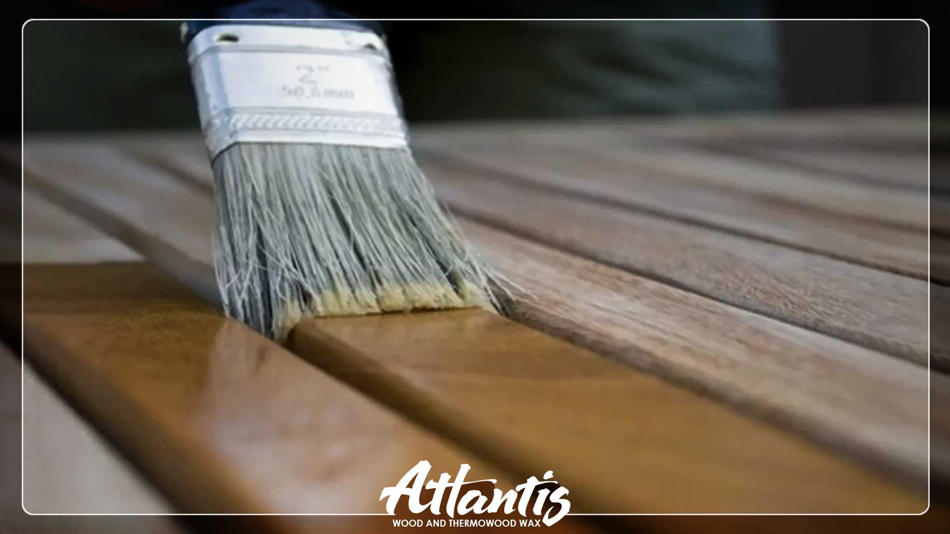 اجرای رنگ چوب بلوطی روی میز تراس